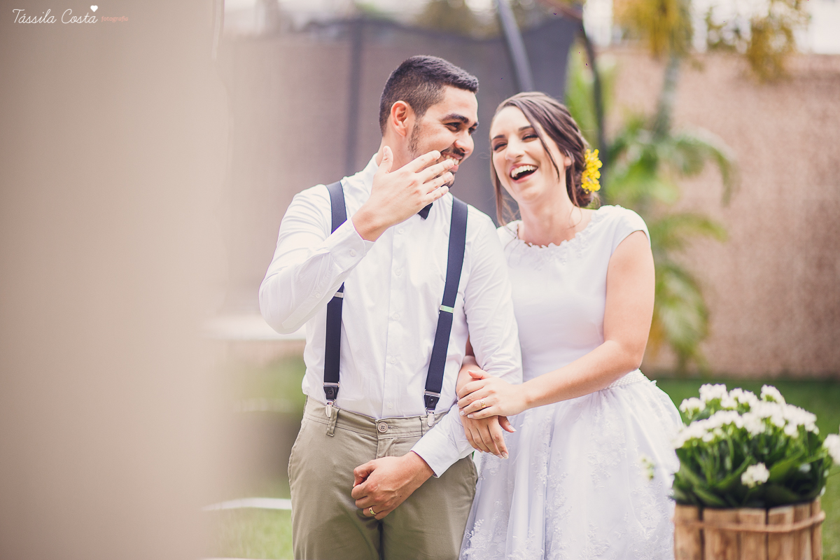casamento em cobilândia, no cerimonial Aconchego, festa de dia, casamento de dia, decoração linda do casamento, noiva de vestido curto, maquiagem e cabelo da noiva Larrissa Rodrigues
