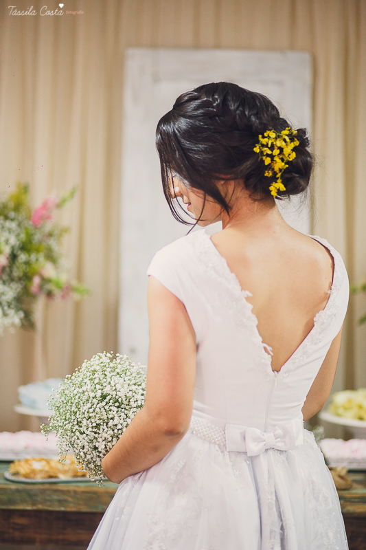 casamento em cobilândia, no cerimonial Aconchego, festa de dia, casamento de dia, decoração linda do casamento, noiva de vestido curto, maquiagem e cabelo da noiva Larrissa Rodrigues
