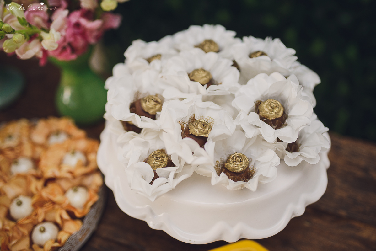 casamento em cobilândia, no cerimonial Aconchego, festa de dia, casamento de dia, decoração linda do casamento, noiva de vestido curto, maquiagem e cabelo da noiva Larrissa Rodrigues
