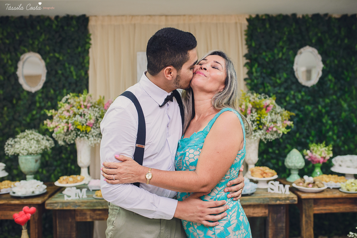 casamento em cobilândia, no cerimonial Aconchego, festa de dia, casamento de dia, decoração linda do casamento, noiva de vestido curto, maquiagem e cabelo da noiva Larrissa Rodrigues