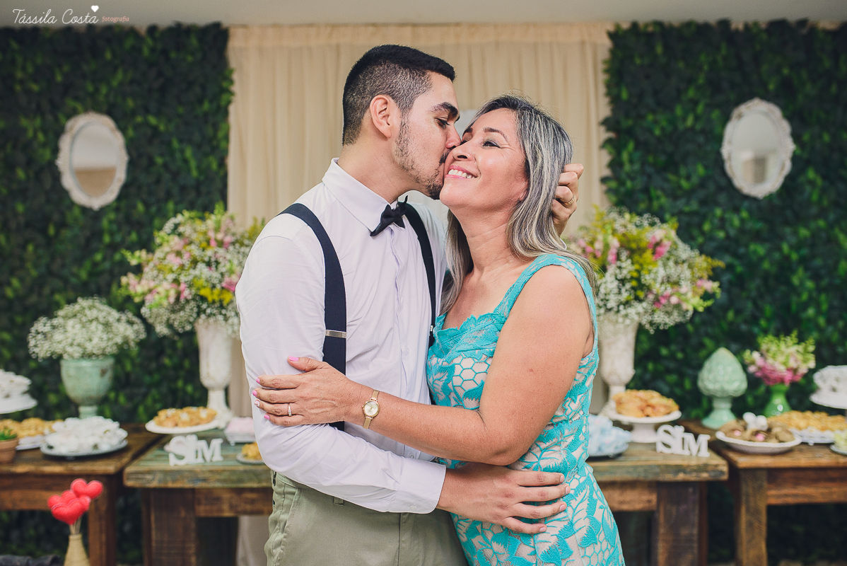casamento em cobilândia, no cerimonial Aconchego, festa de dia, casamento de dia, decoração linda do casamento, noiva de vestido curto, maquiagem e cabelo da noiva Larrissa Rodrigues