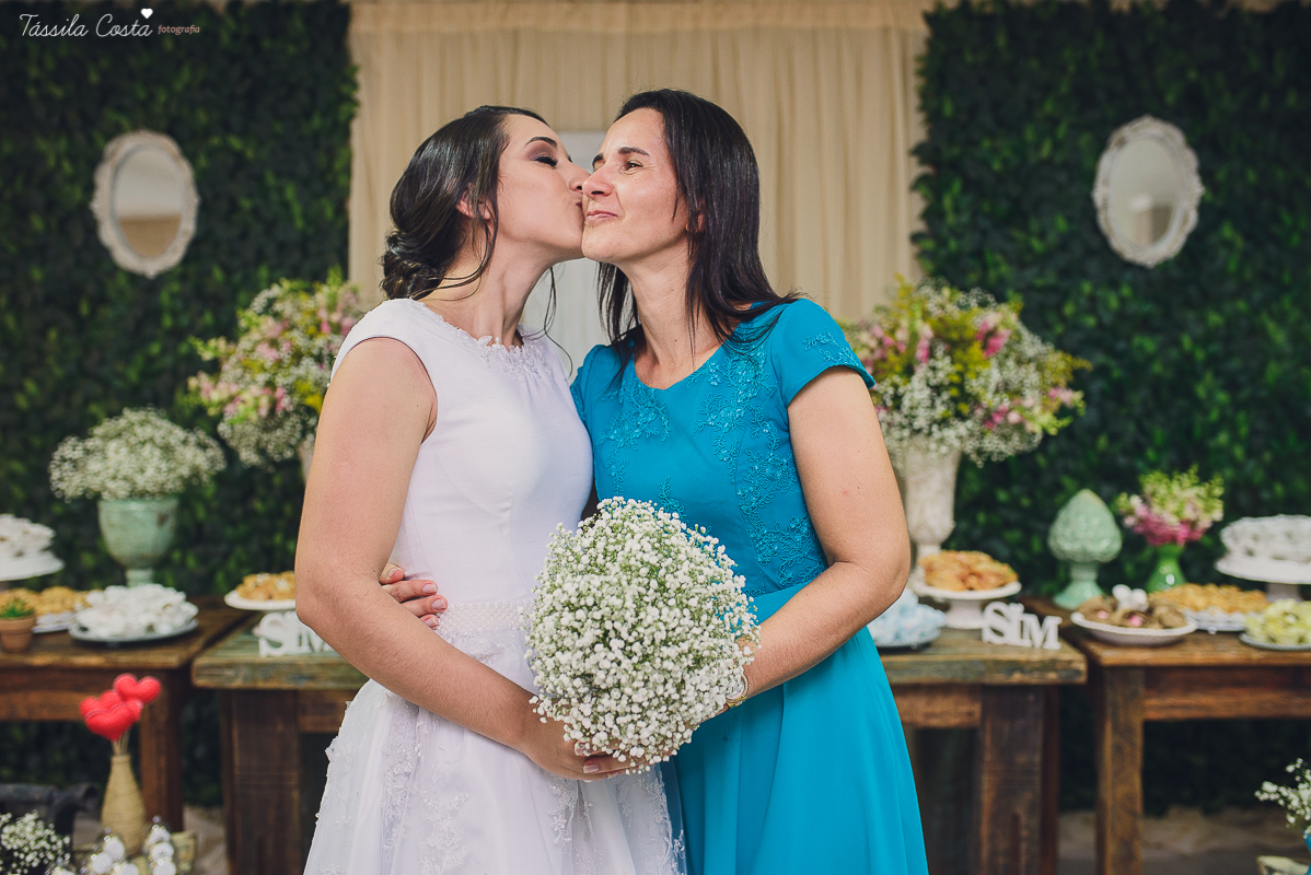 casamento em cobilândia, no cerimonial Aconchego, festa de dia, casamento de dia, decoração linda do casamento, noiva de vestido curto, maquiagem e cabelo da noiva Larrissa Rodrigues