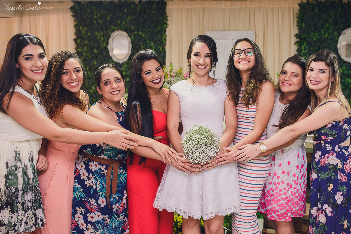 casamento em cobilândia, no cerimonial Aconchego, festa de dia, casamento de dia, decoração linda do casamento, noiva de vestido curto, maquiagem e cabelo da noiva Larrissa Rodrigues