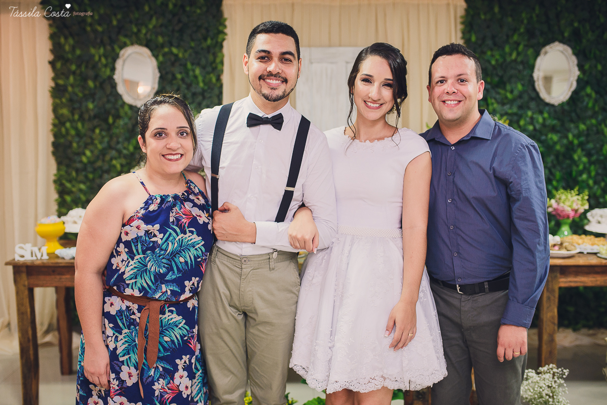 casamento em cobilândia, no cerimonial Aconchego, festa de dia, casamento de dia, decoração linda do casamento, noiva de vestido curto, maquiagem e cabelo da noiva Larrissa Rodrigues