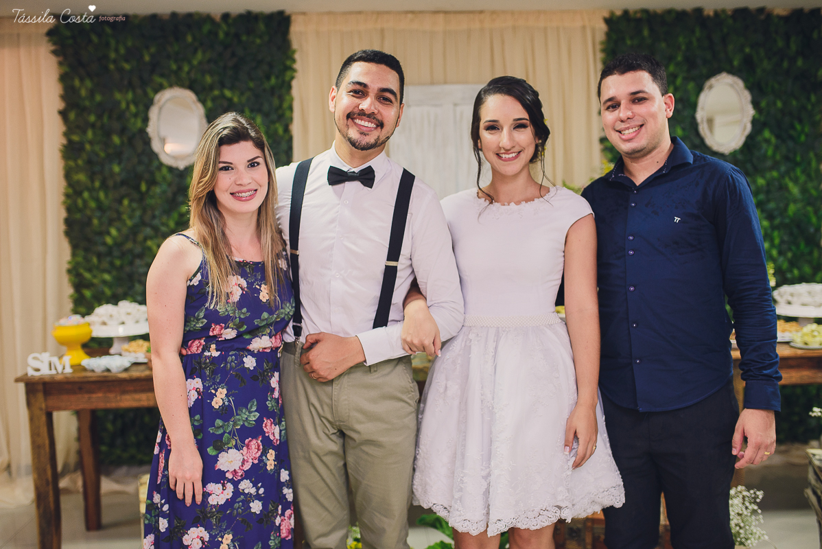 casamento em cobilândia, no cerimonial Aconchego, festa de dia, casamento de dia, decoração linda do casamento, noiva de vestido curto, maquiagem e cabelo da noiva Larrissa Rodrigues