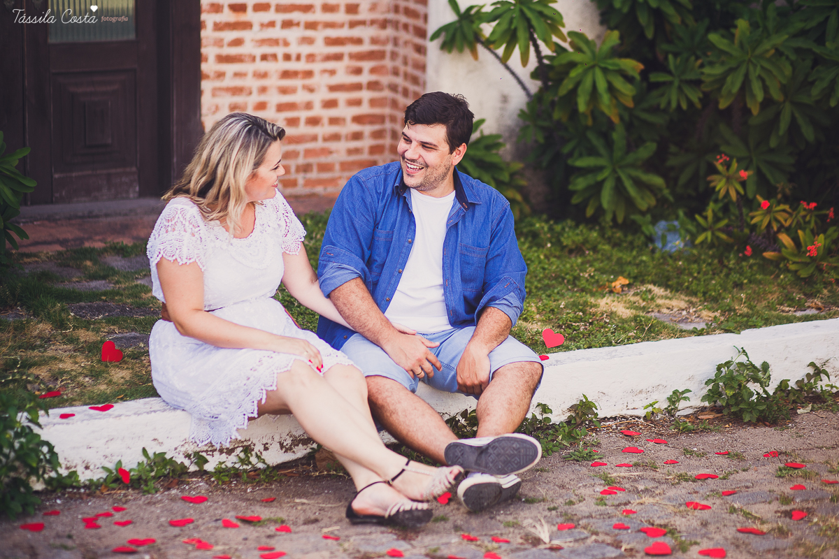 pré casamento de um casal fofo, feito na Barra do Jucu, onde o casal se conheceu. Looks lindos para o ensaio pré casamento na praia