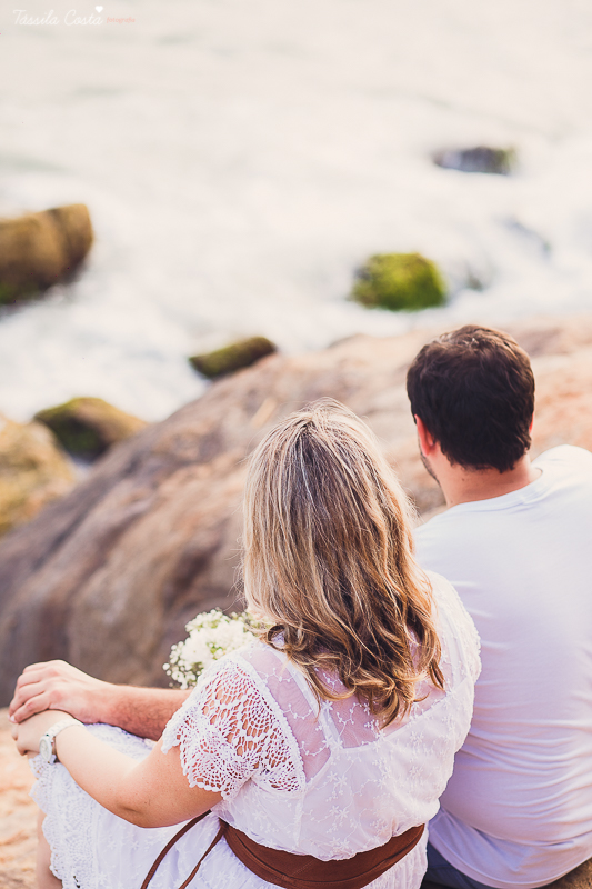 pré casamento de um casal fofo, feito na Barra do Jucu, onde o casal se conheceu. Looks lindos para o ensaio pré casamento na praia