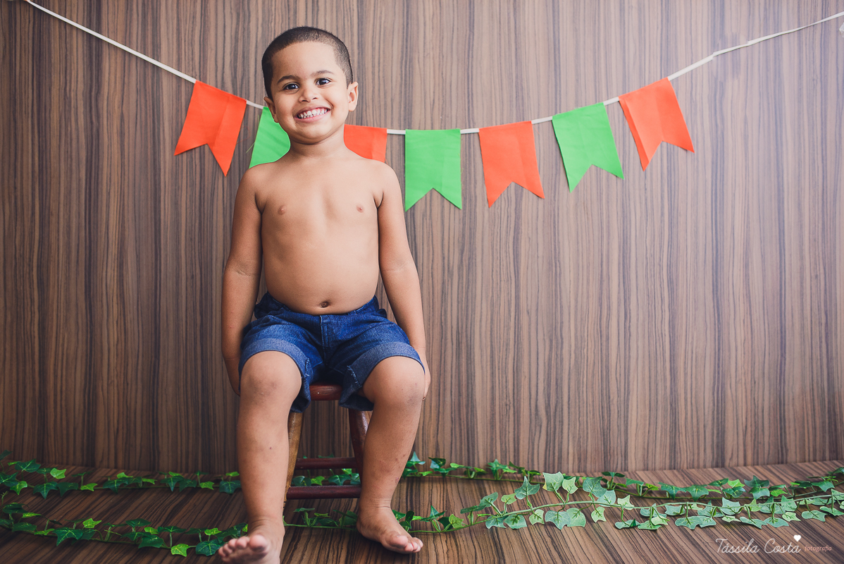 tássilafoto#fotosdeestudio, 03anos, dinossauro, ensaio03anos, fotosemestudio, estúdiotássilacosta, vilavelha, vilavelhaes