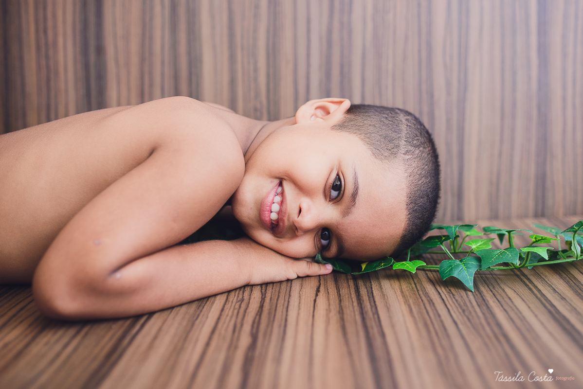 tássilafoto#fotosdeestudio, 03anos, dinossauro, ensaio03anos, fotosemestudio, estúdiotássilacosta, vilavelha, vilavelhaes