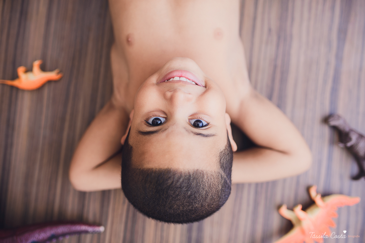 tássilafoto#fotosdeestudio, 03anos, dinossauro, ensaio03anos, fotosemestudio, estúdiotássilacosta, vilavelha, vilavelhaes