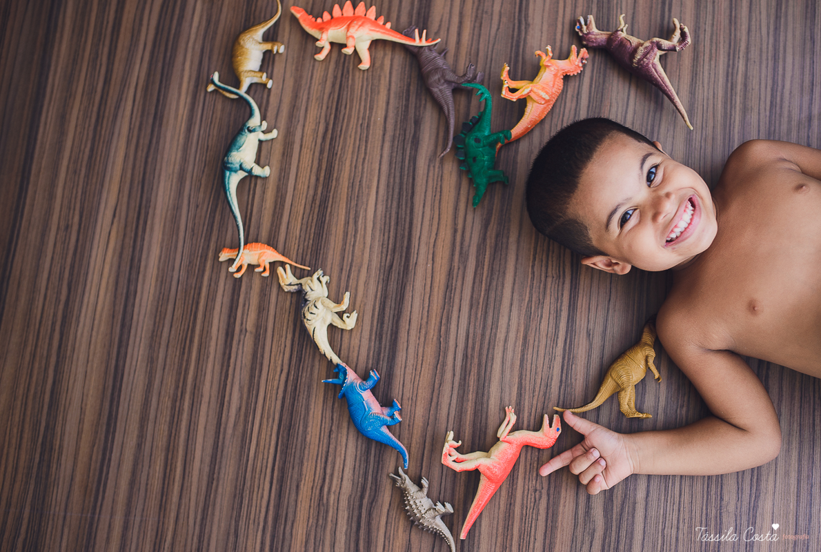 tássilafoto#fotosdeestudio, 03anos, dinossauro, ensaio03anos, fotosemestudio, estúdiotássilacosta, vilavelha, vilavelhaes