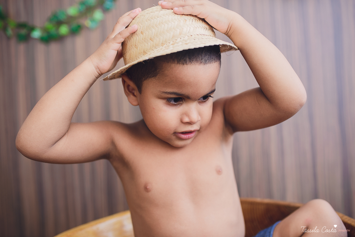 tássilafoto#fotosdeestudio, 03anos, dinossauro, ensaio03anos, fotosemestudio, estúdiotássilacosta, vilavelha, vilavelhaes