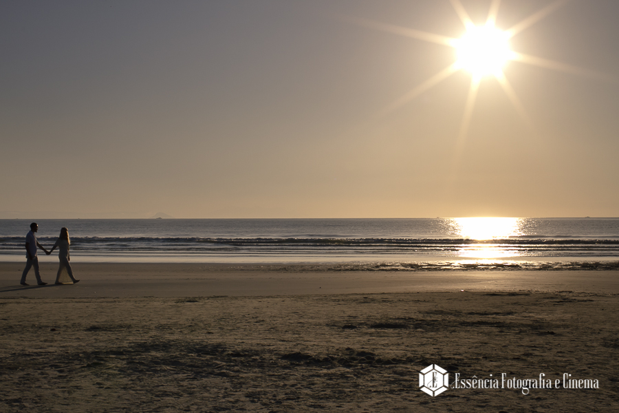 fotos-ensaio-noivos-na-praia