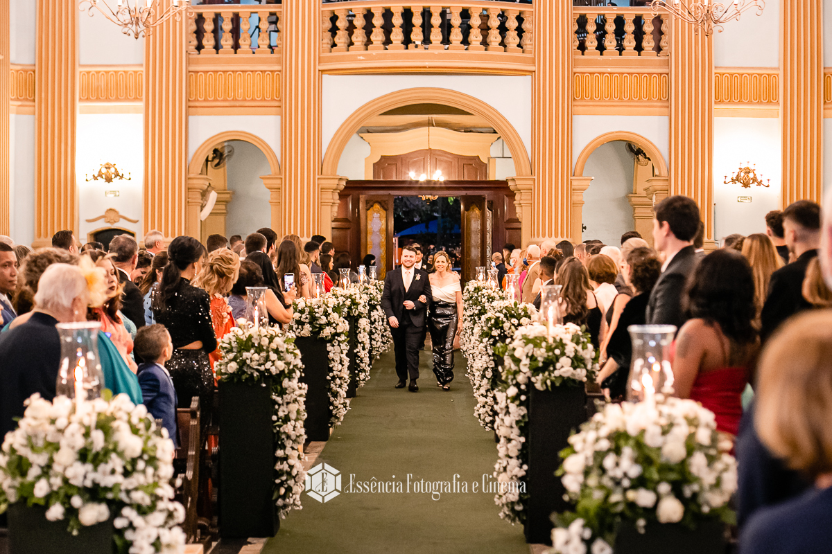 igreja-em-frente-a-homana