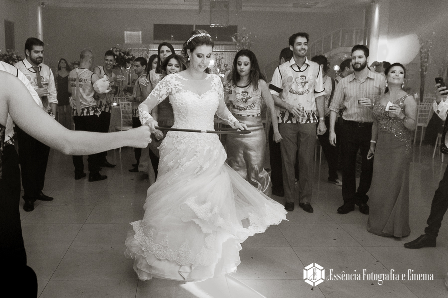 noiva-com-bambolê-em-casmento