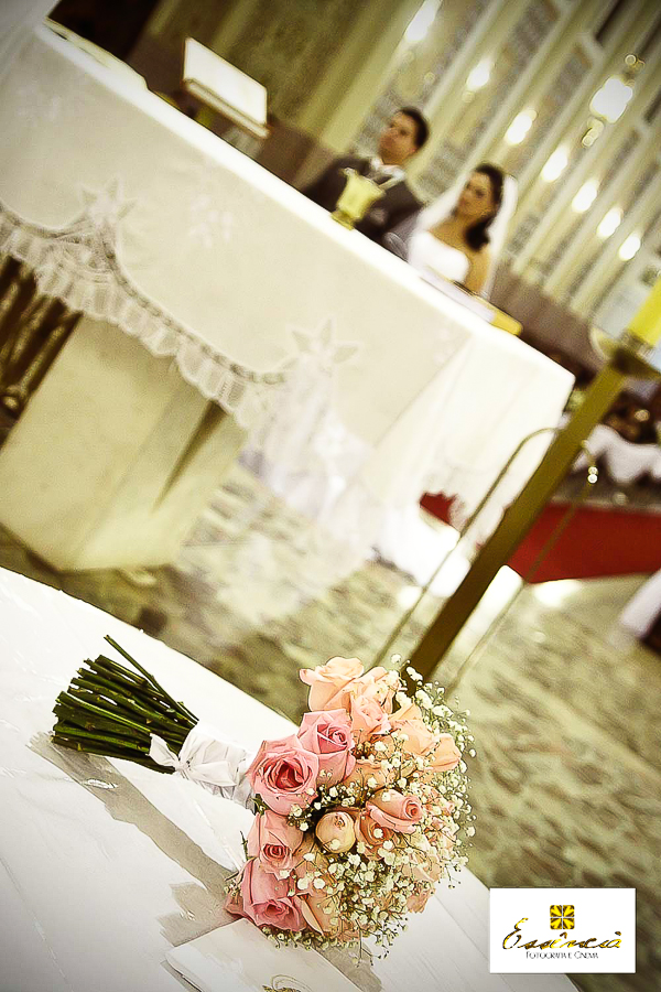 buque-da-noiva-no-altar