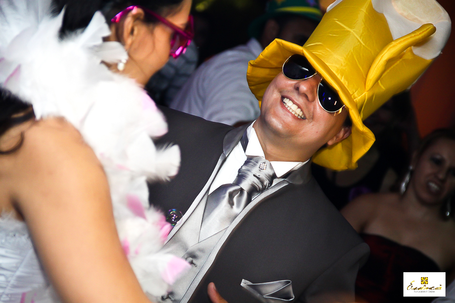 noivo-feliz-de-chapéu