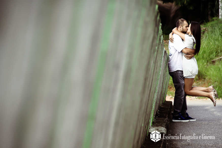 passarela-de-pedestres-com-noivos