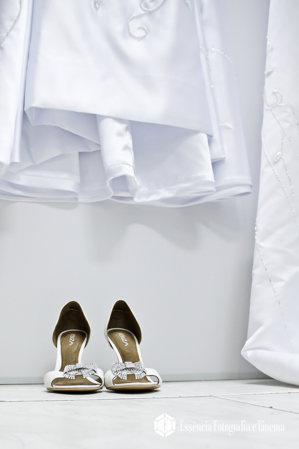 sapato-e-vestido-da-noiva