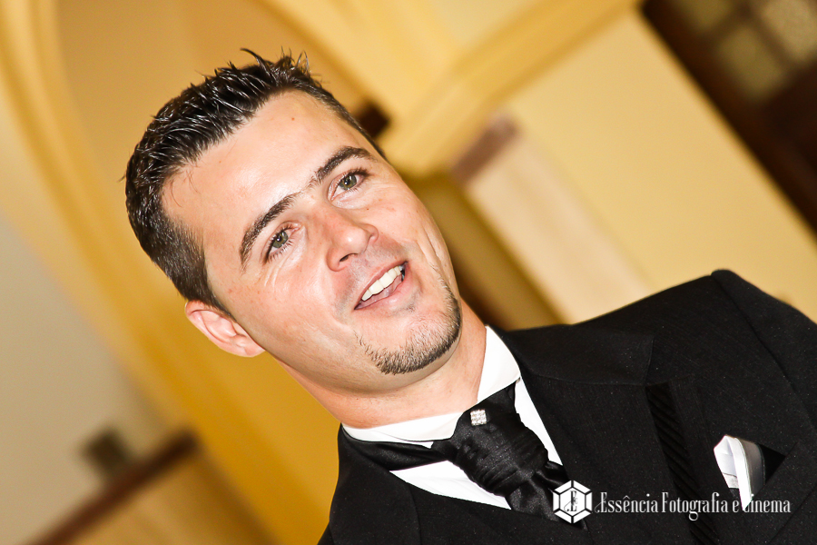 sorriso-do-noivo-ao-ver-a-noiva