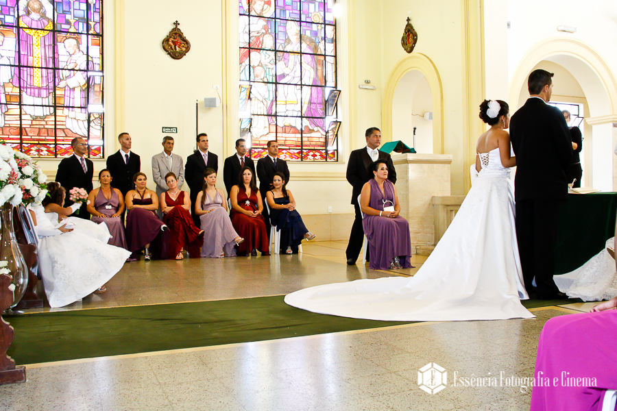 padrinhos-no-altar-com-os-noivos