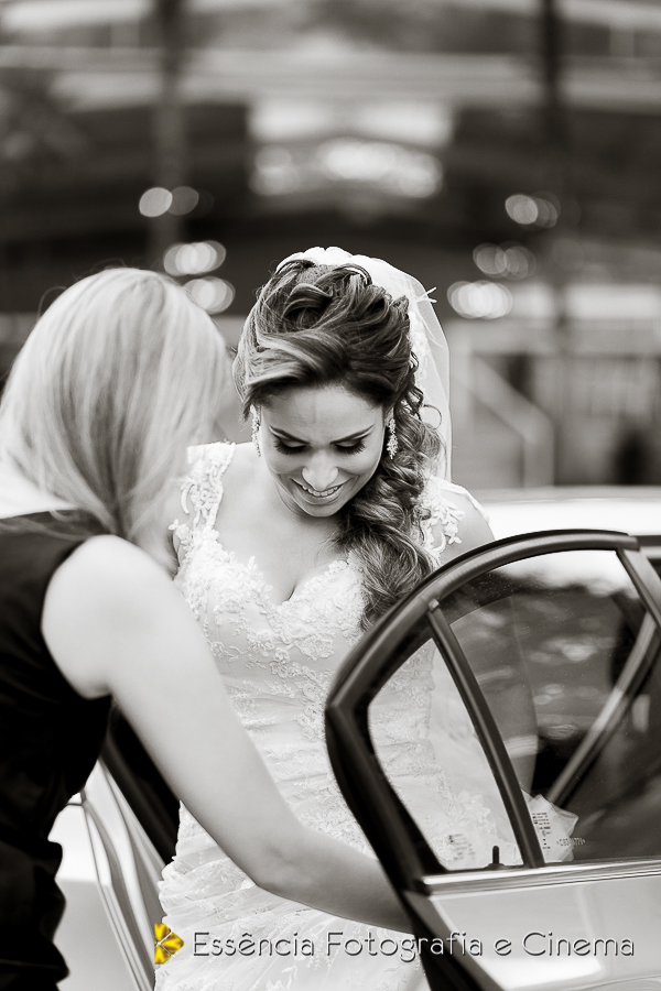 tirando-a-noiva-do-carro