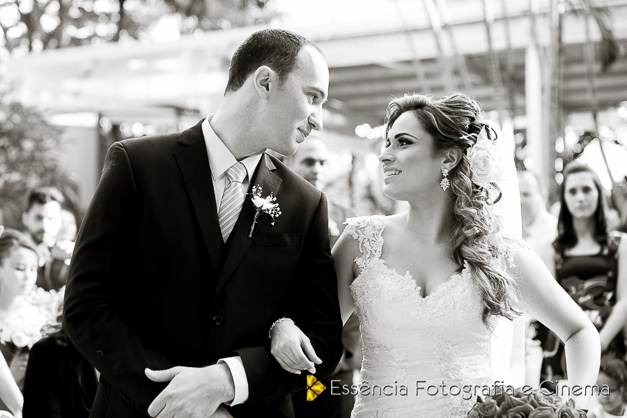 olhar-apaixonado-no-altar