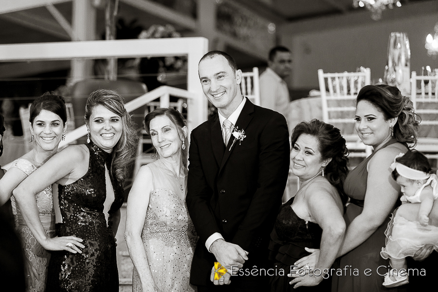 madrinhas-com-o-noivo