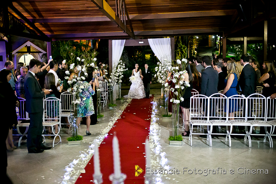 noiva-a-caminho-do-altar