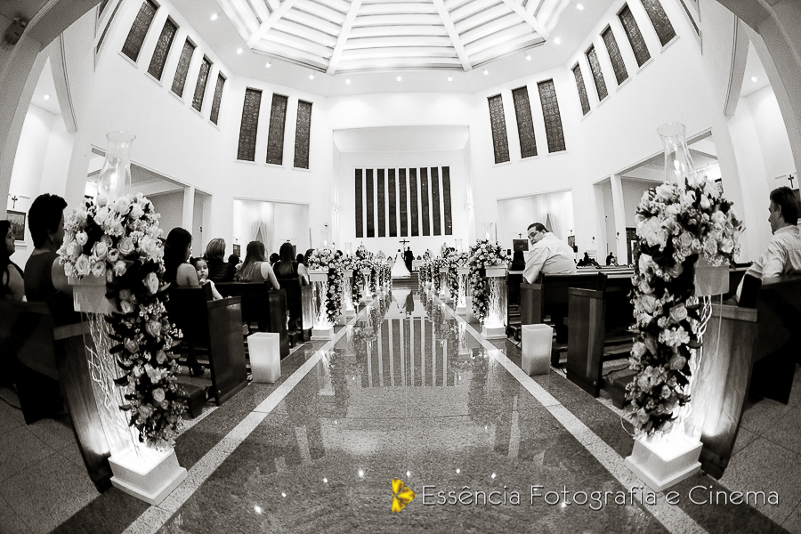 piso-de-espelho-na-igreja-santa-rita-de-cassia