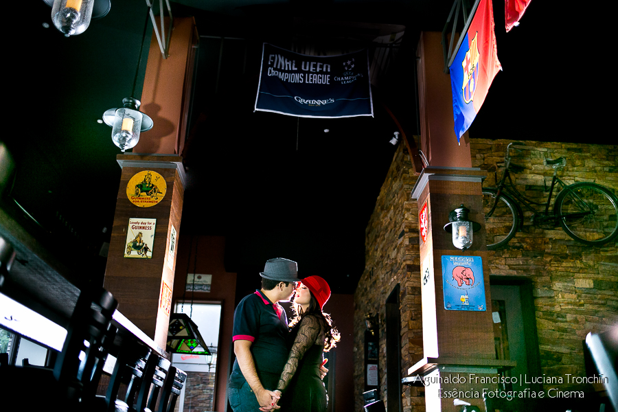 ensaio-de-noivos-no-bar