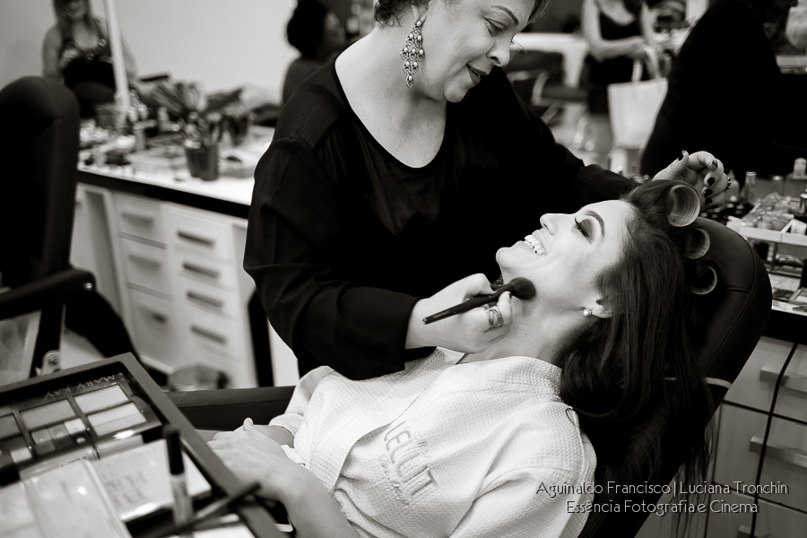 fabiola-magiotto-maquiando