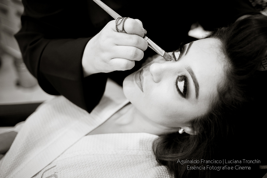 noiva-maquiando