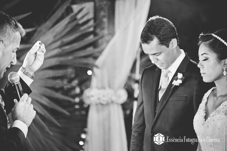 celebrante-e-os-noivos