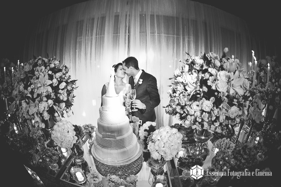 um-brinde-com-os-noivos