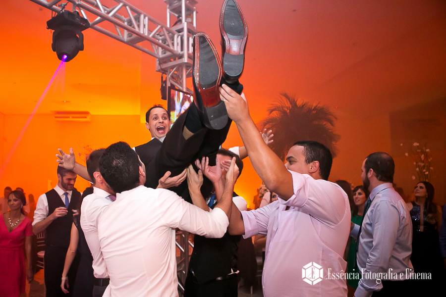 jogando-o-noivo-para-cima