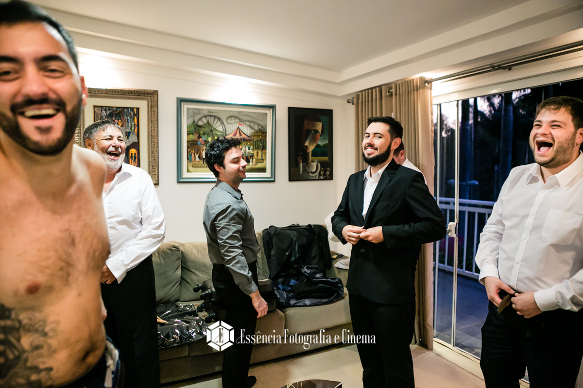 noivo-com-os-padrinhos