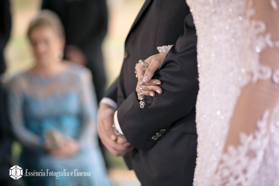 detalhes-na-cerimonia-de-casamento-no-portal-girassol