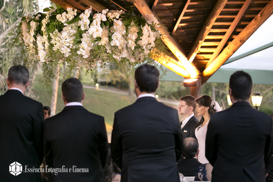 fotos-com-padrinhos-e-noivos-na-cerimonia-de-casamento