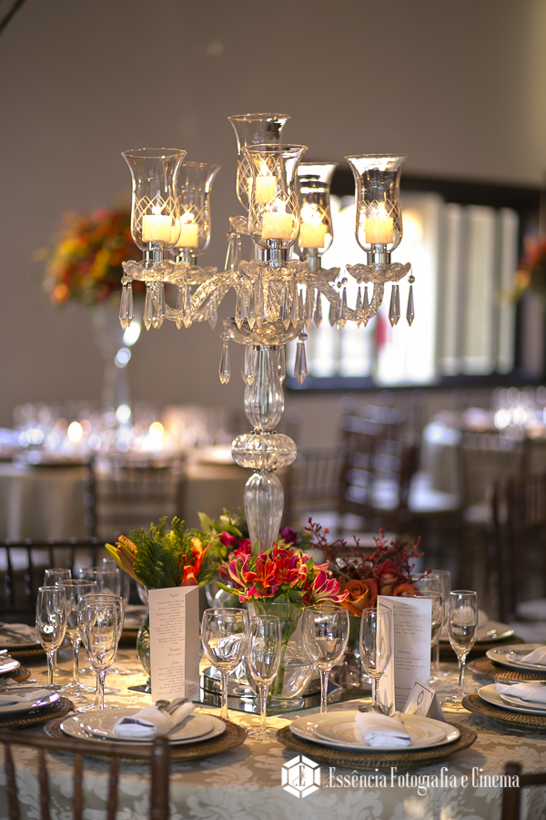 arranjos-alto-em-mesa-de-convidado