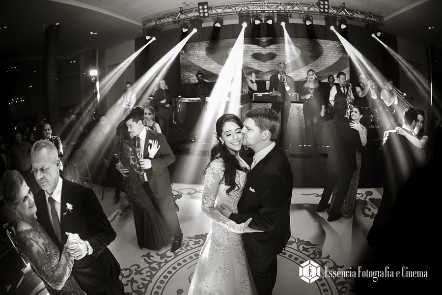 noivos-na-pista-de-dança