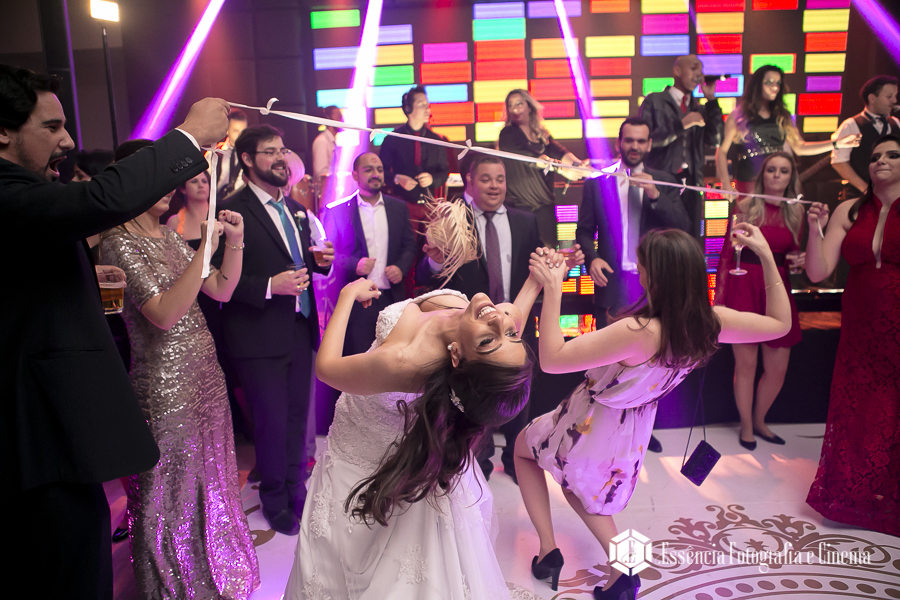 noivos-e-dança-com-cordas