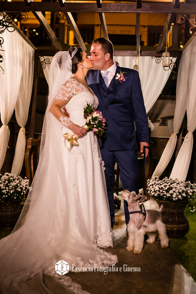 noiva-vestindo-carol-hungria