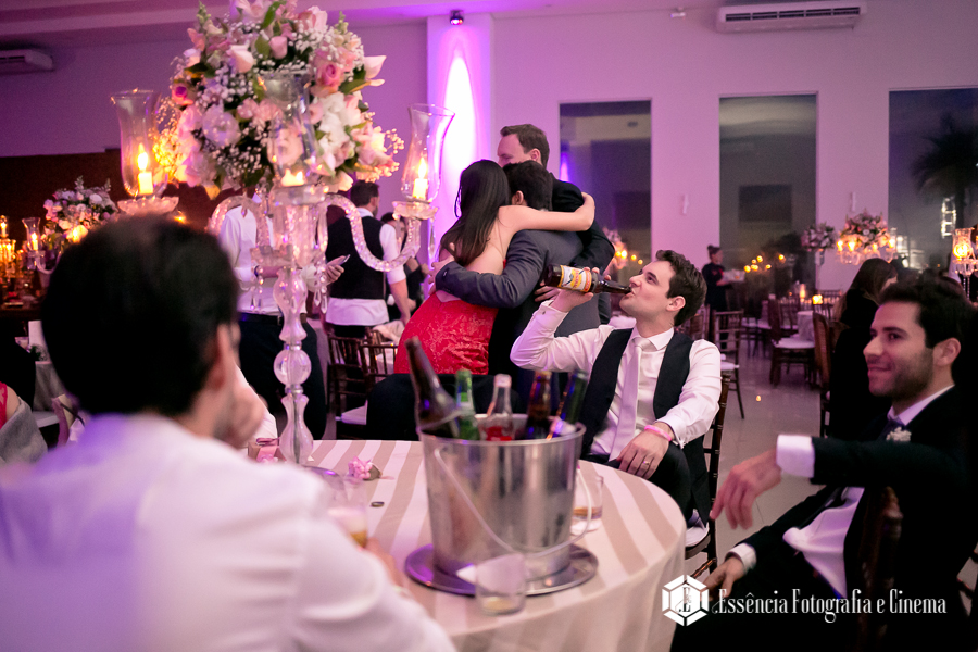 noivo-bebe-na-garrafa