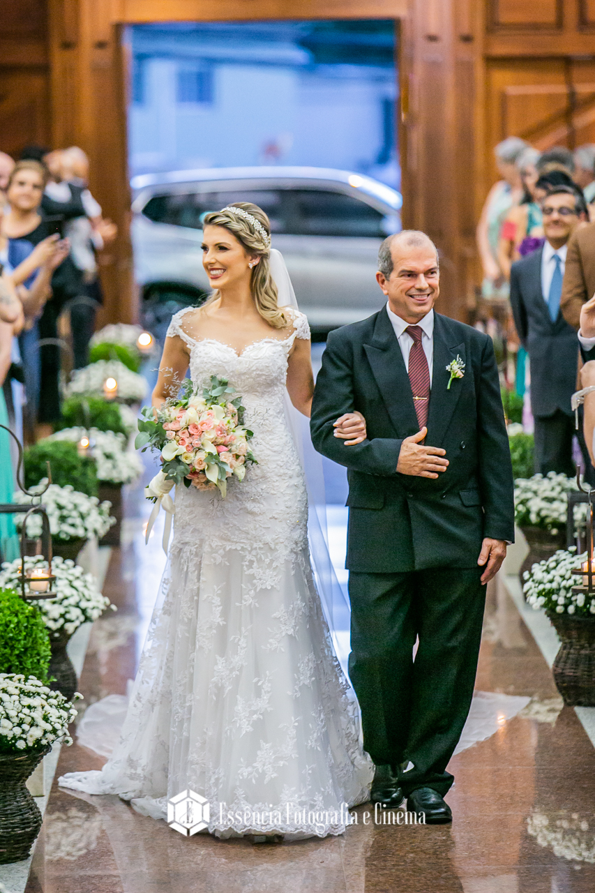 noiva-na-igreja-santa-rita-de-cassia