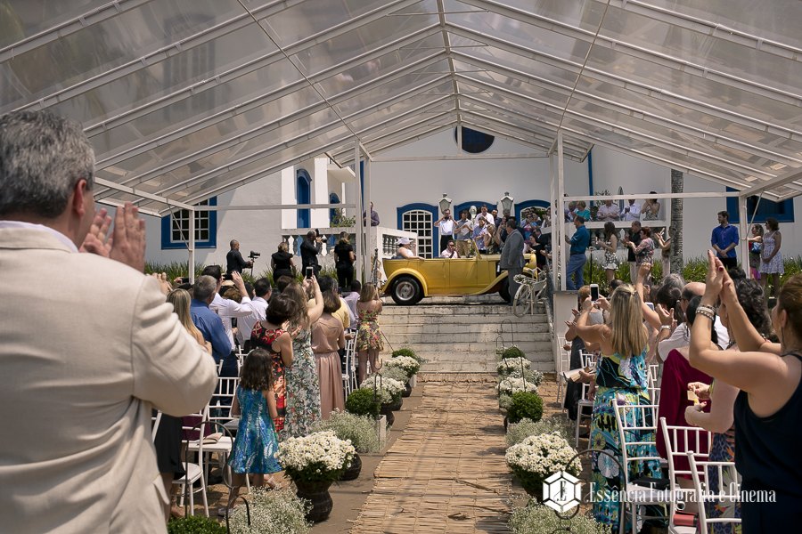 noiva-com-carro-antigo