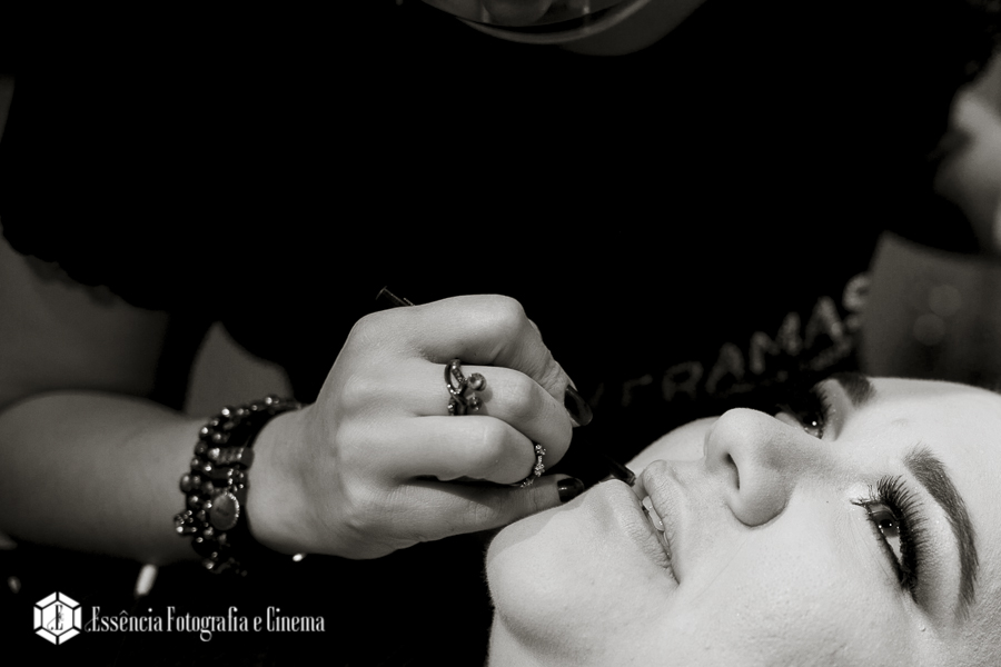 detalhes-na-maquiagem-da-noiva