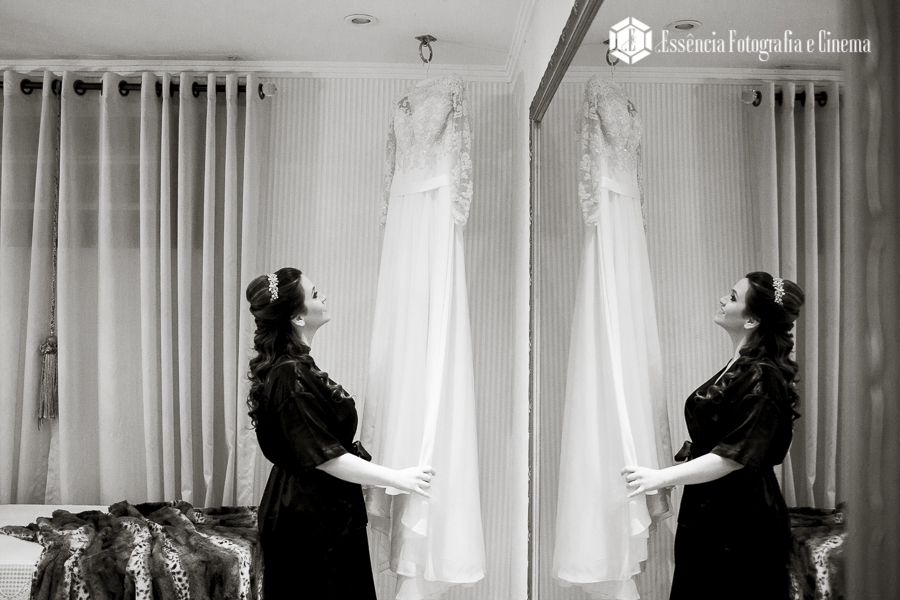 noiva-escolhendo-o-vestido