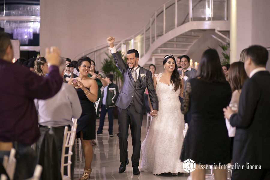 festa-agitada-em-casamento