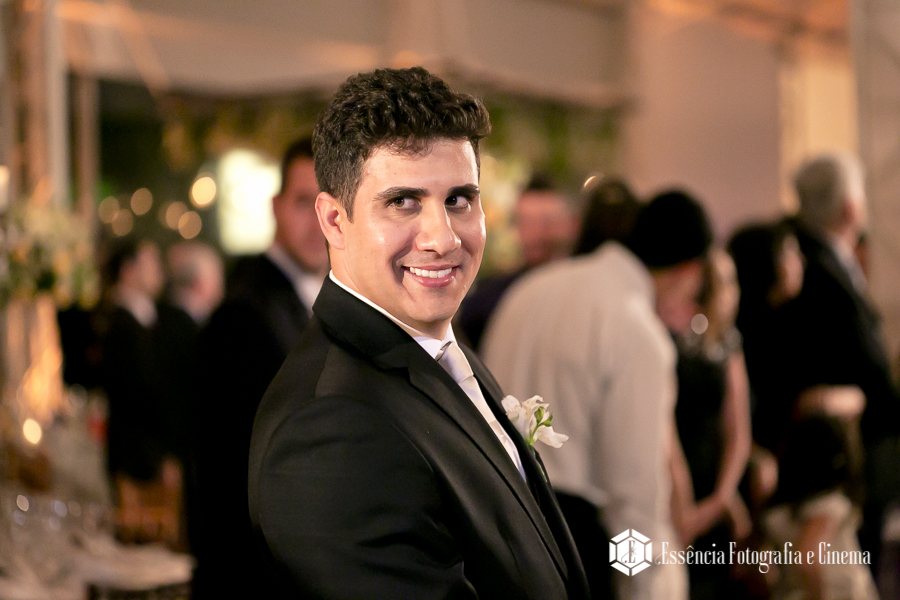 o-olhar-de-felicidade-do-noivo